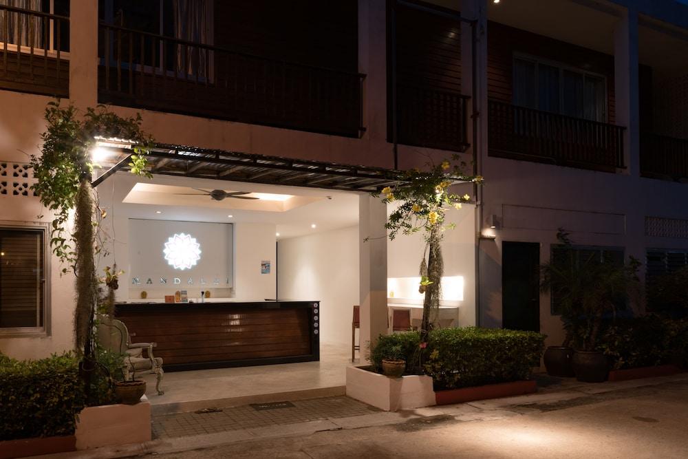 Mandalai Hotel Chaloklum Exterior photo